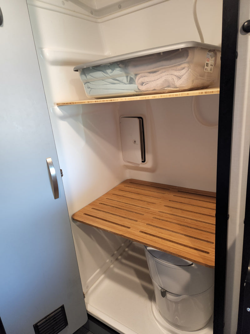 4WD Winnebago Revel 44E "Rosie" Unlimited Miles Mighty 5 + Starlink — photo 18