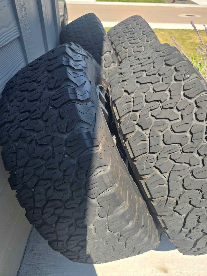 BFGoodrich All-Terrain T/A KO2 Tires on Ford Gen 1 Raptor Wheels - LT285/70R17. Good TPMS sensors in Meridian, ID (photo 2) — photo 2