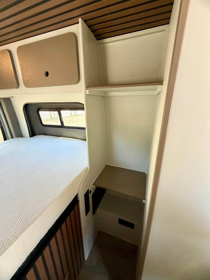 2023 Mercedes-Benz sprinter 2500 awd 170” wb in Portland, OR (photo 6) — photo 6