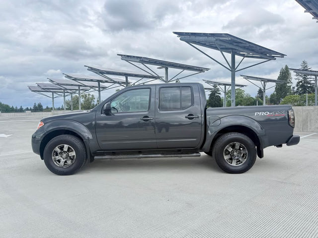 2010 Nissan Frontier Crew Cab · PRO-4X Pickup 4D 5 ft — photo 2