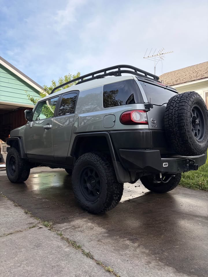2012 Toyota FJ Cruiser · 4x4 in Portland, OR (photo 4) — photo 4