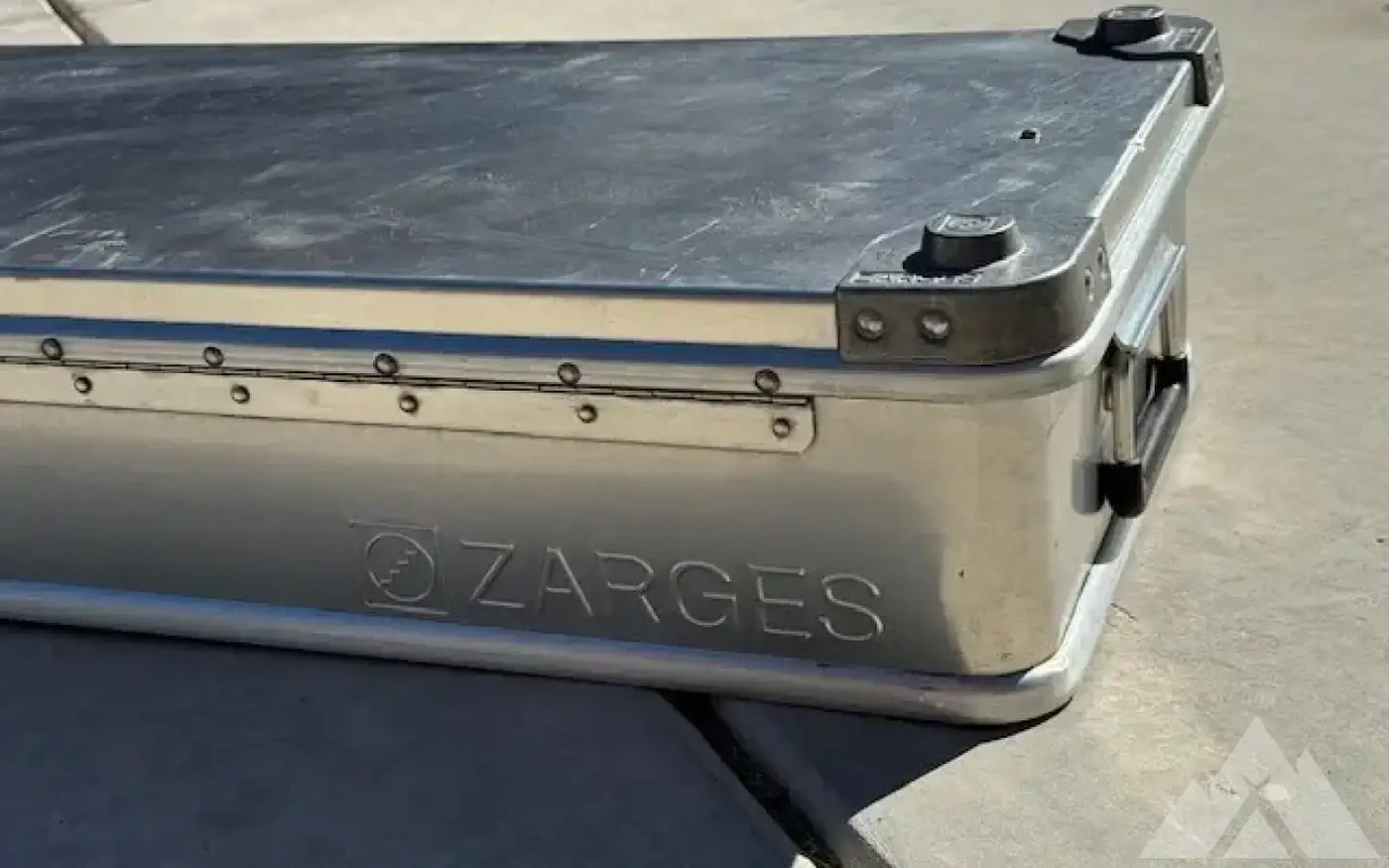Zarges Aluminum Box with rack mounts - K470-40847 — used cases & cargo boxes for sale (photo 5) — photo 5