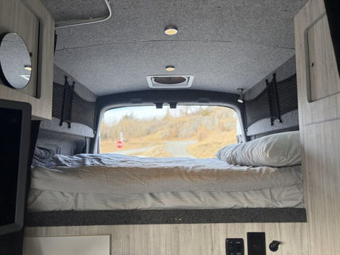 Narwhal - 2022 Ford Transit — photo 2