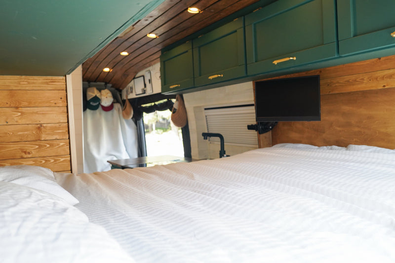 Off Grid Cozy Cowboy Van — photo 9