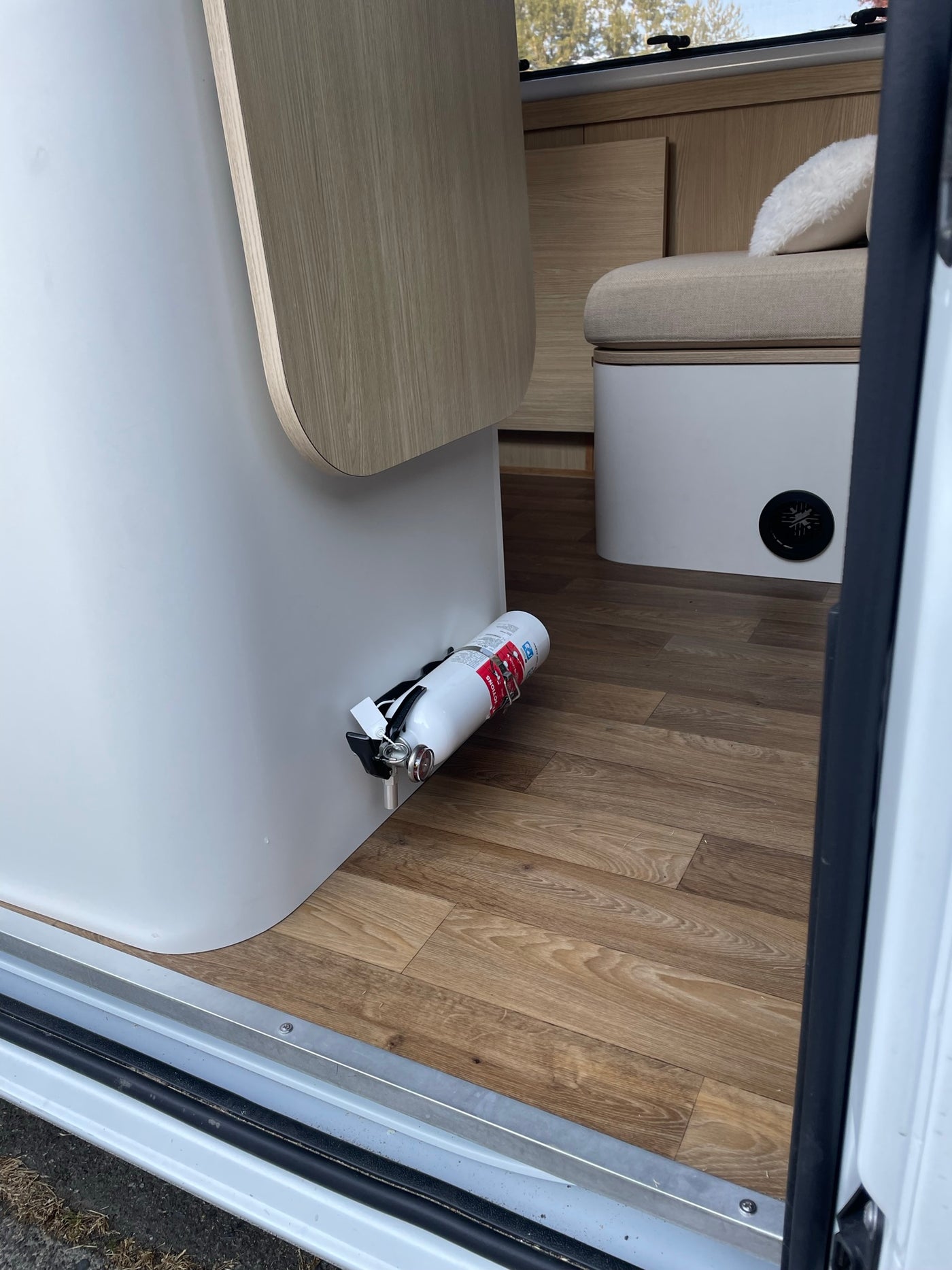 "Ramrod" 2022 Promaster, 3-4 days off grid! Hot shower! Luxury Amenities — photo 20