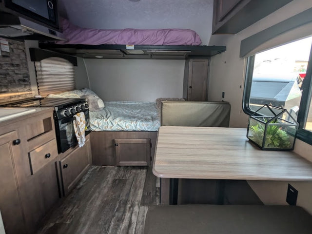 Sun Lite 16BH — Easy-Tow Family Camper, Sleeps 4 — photo 3