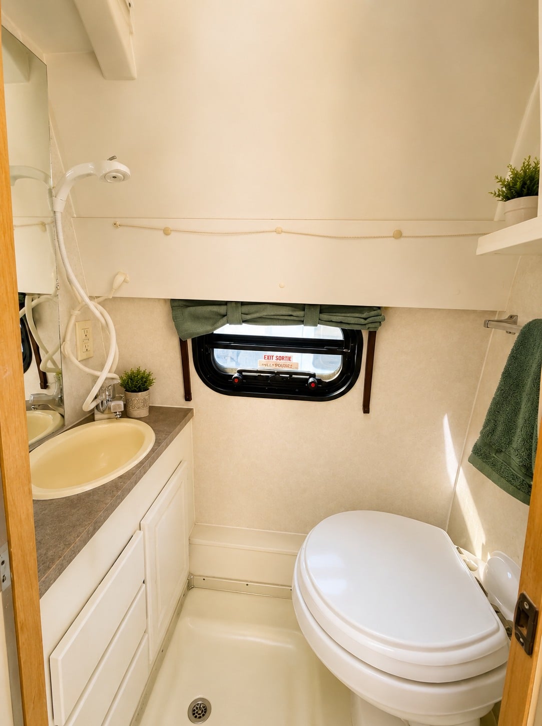  driver's cabin — photo 12