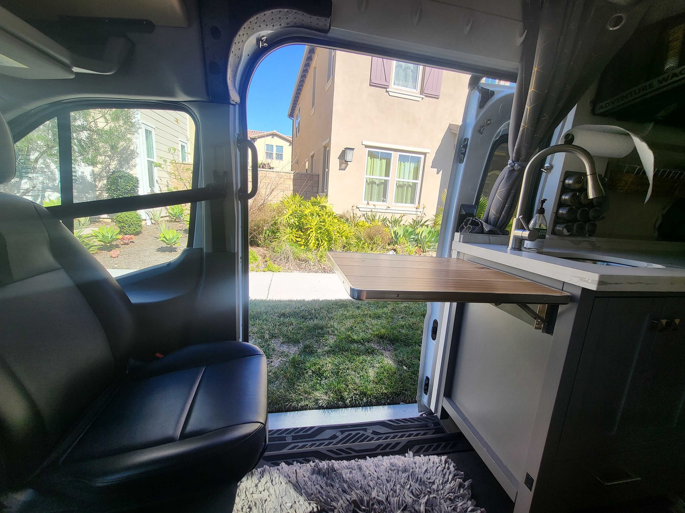 Step inside this RV rental! — photo 3