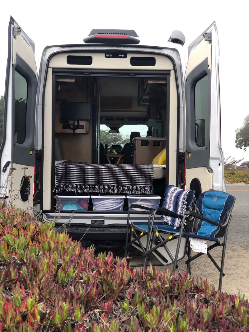  ready for adventure.|Beautiful twilight scene with an RV rental — photo 5