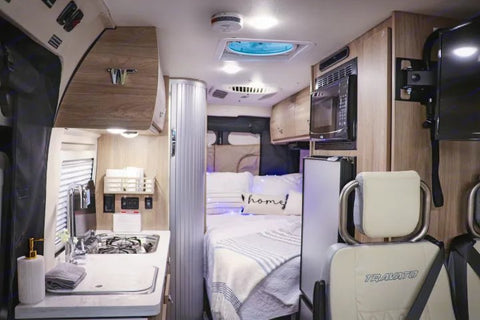 "Lux" 2022 Winnebago 59G, Fully Contained OFF Grid Capable! Air Conditioned — photo 4