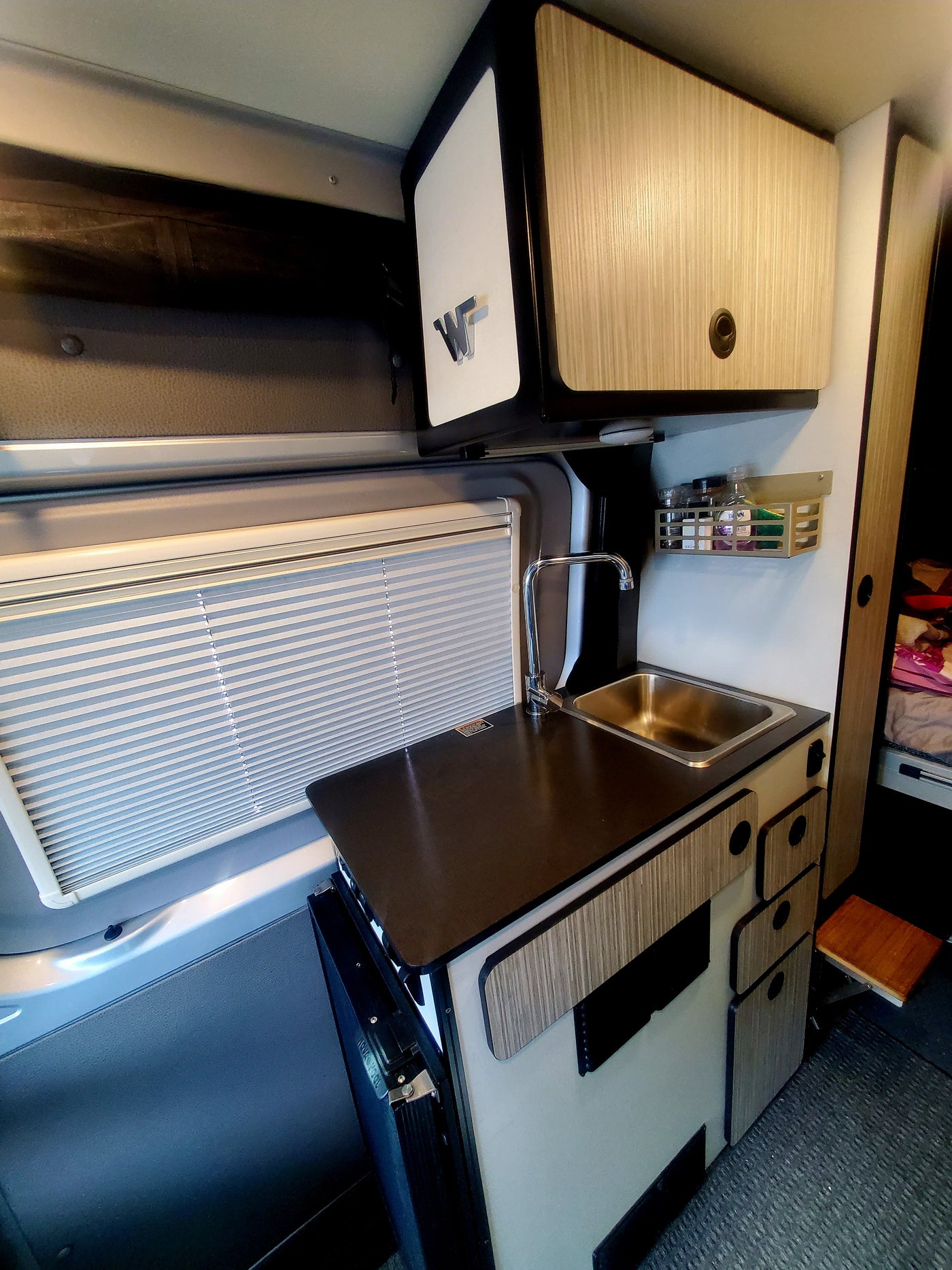 2020 Winnebago Revel on Mercedes-benz Sprinter chassis 4X4. — photo 6