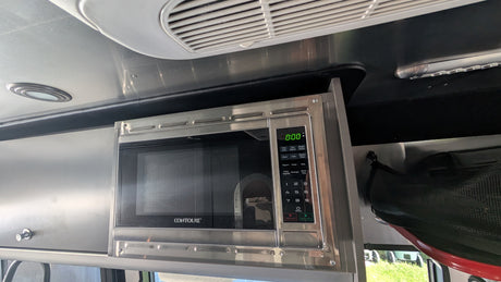 Airsteam Insterstate 24x - Luxury Off the Grid Van