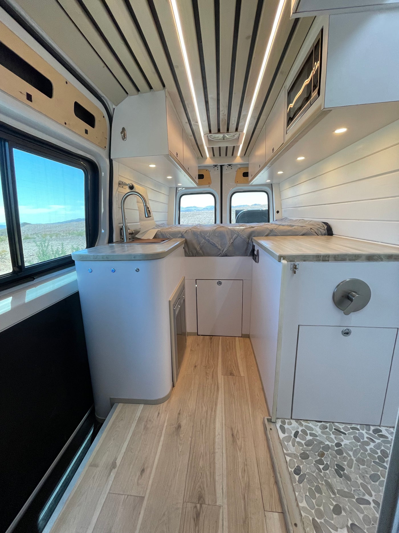 Sprinter Dream Van Fully Loaded Sand — photo 4