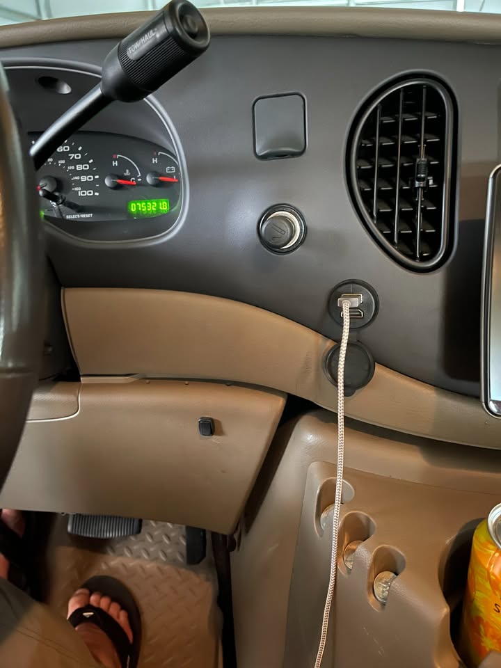 2005 Ford e350 chateau in Ennis, MT (photo 10) — photo 10