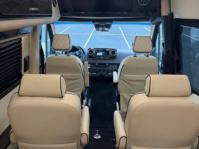 Ultimate RV — photo 2