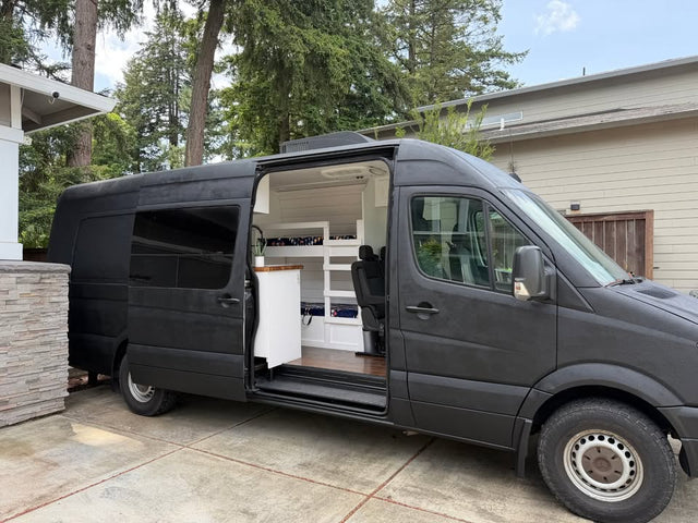 2013 Mercedes-Benz Sprinter — photo 2