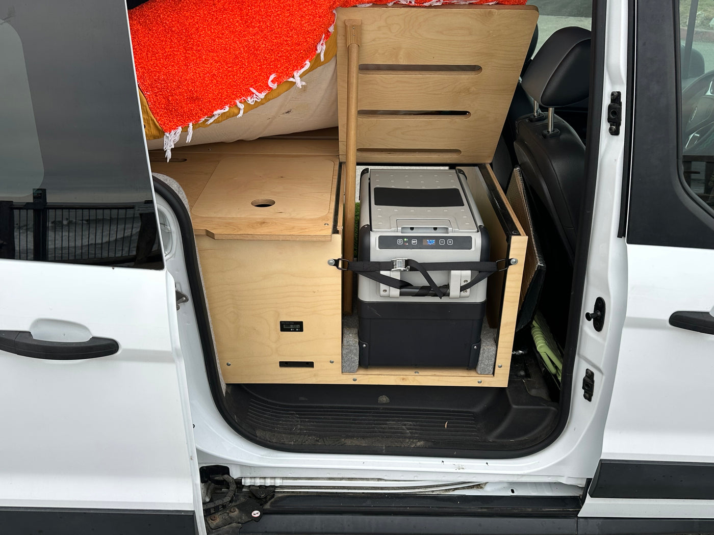 Transit Connect Micro Camper- Easy to drive, fully equipped! — photo 15