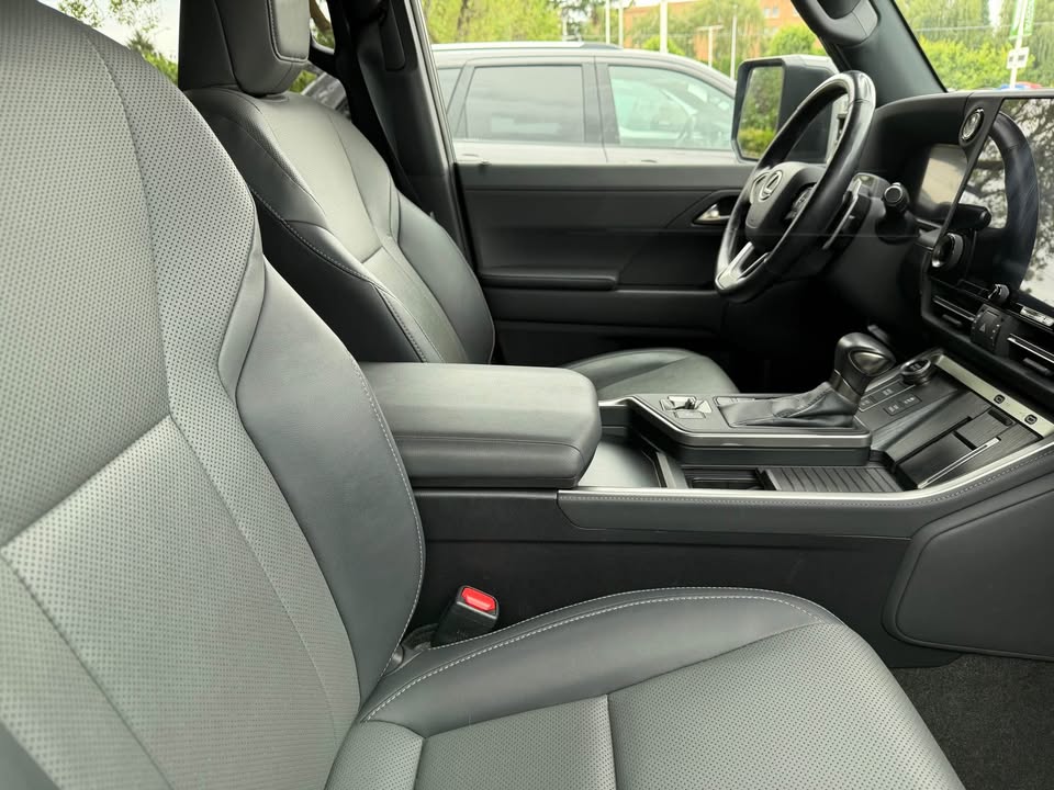 2024 Lexus GX · GX 550 Premium — photo 4