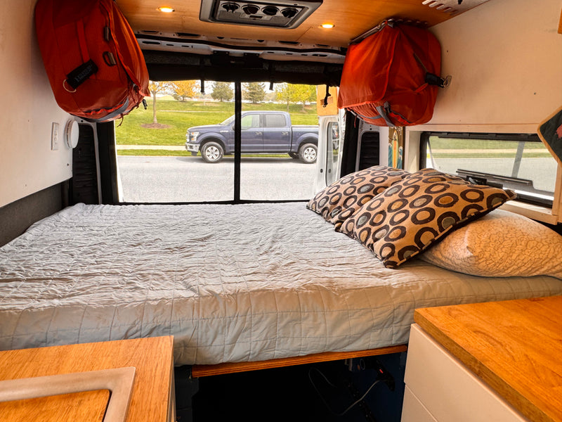 Easy Going Adventure Van — photo 10