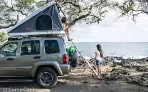 Goldie - Maui 4x4 Jeep with Rooftop Tent