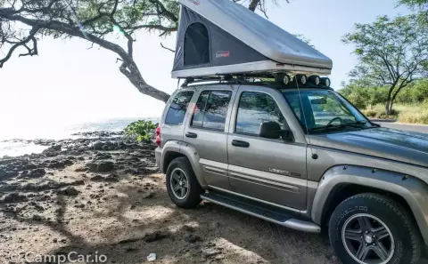Goldie - Maui 4x4 Jeep with Rooftop Tent