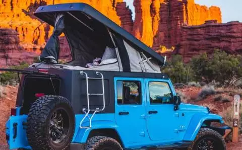 Jeep Wrangler Unlimited Sahara w/Pop Up Camper