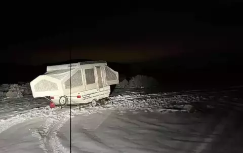 Pop up camp trailer
