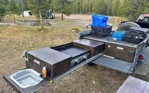 Off-road camping trailer