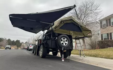 Off-road camping trailer