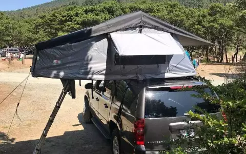 2 BRAND NEW still in BOX roof top tents