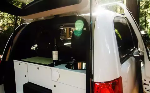 The Ultimate Minivan Experience - ‘Hop’