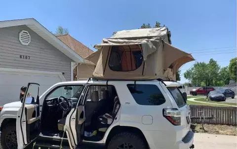 Roof tent