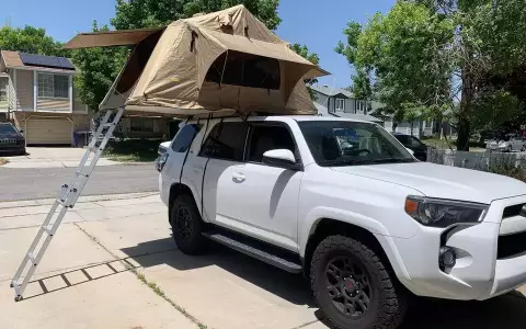 Roof tent