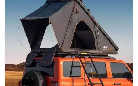 Roof top tent + solar panel