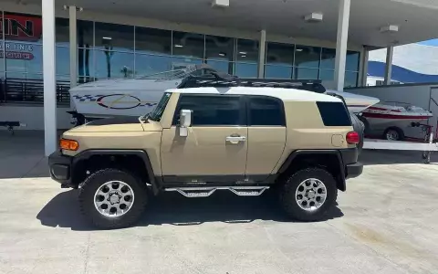 2012 Toyota FJ Cruiser