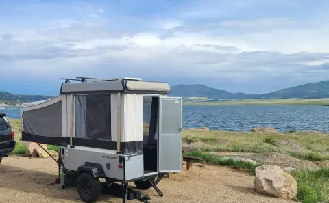 2006 Fleetwood Neon pop up camper (Denver, CO)