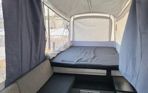 2006 Fleetwood Neon pop up camper (Denver, CO)