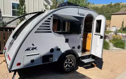 Liberty/Xtreme Outdoors Little Guy Mini Max Camper