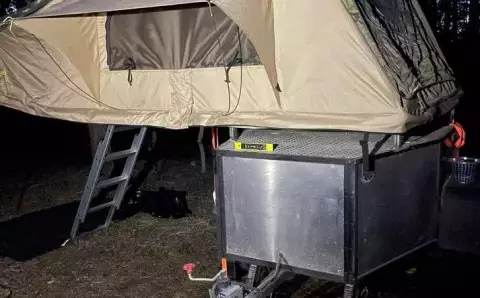 Overland trailer with smittybilt roof top tent
