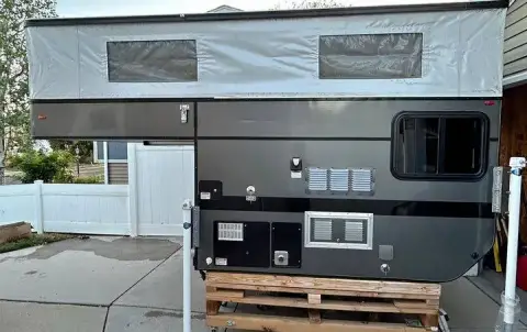 2019 Four wheel camper hawk flatbed