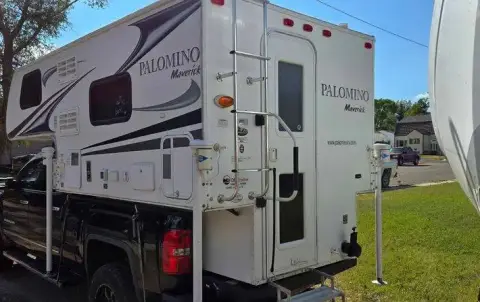 2012 palomino in bed truck camper