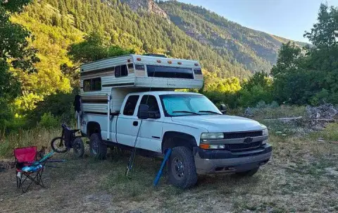 1983 vintage truck camper (7 foot)