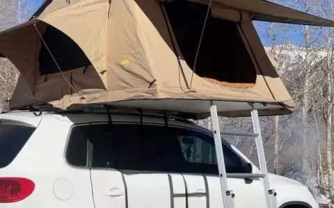 Smittybilt Overlander Roof Top Tent - LIKE NEW