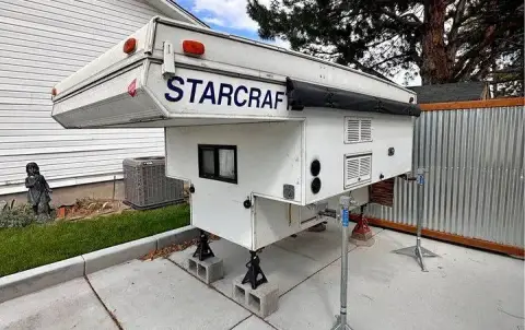 1999 StarCraft Sportstar Pop Up Truck Bed Camper