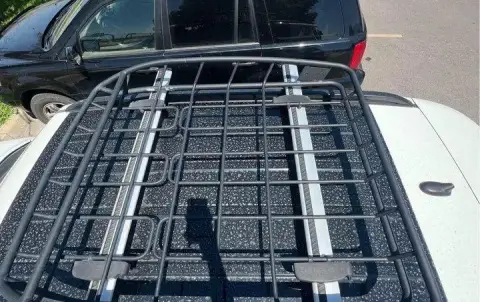 Thule car rack and roof basket