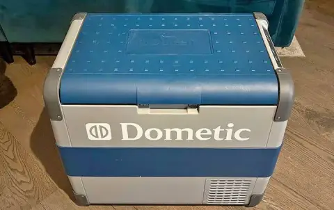 Dometic portable fridge/freezer CFX-65DZ