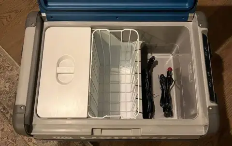 Dometic portable fridge/freezer CFX-65DZ