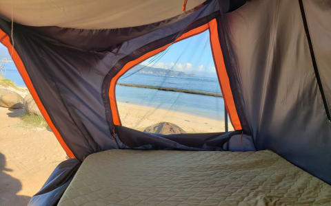 White Xterra 4x4 Premium Rooftop Tent