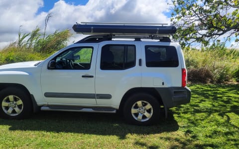 White Xterra 4x4 Premium Rooftop Tent