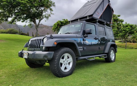 Jeep Wrangler by Easy Camping Maui